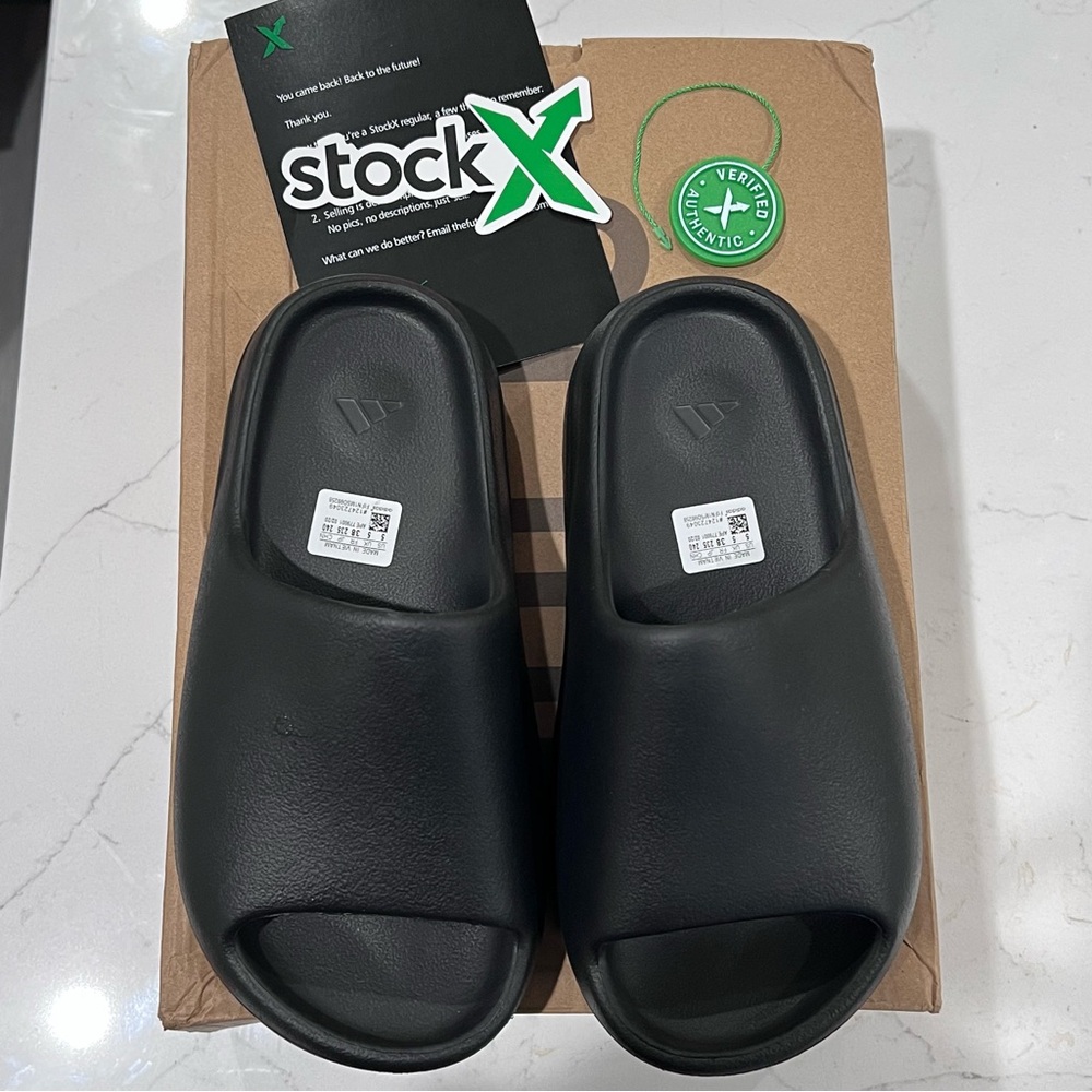 NIB!!! Adidas Yeezy Slides - Onyx/Black - Size Men’s 5 (38)!